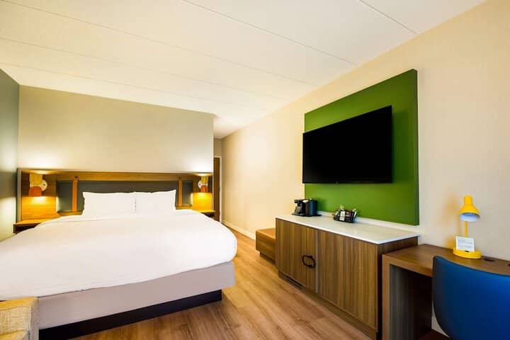 Room 13 of 45